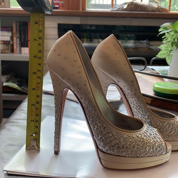 Casadei champagne satin with silver embellishments - Picture 5 of 5